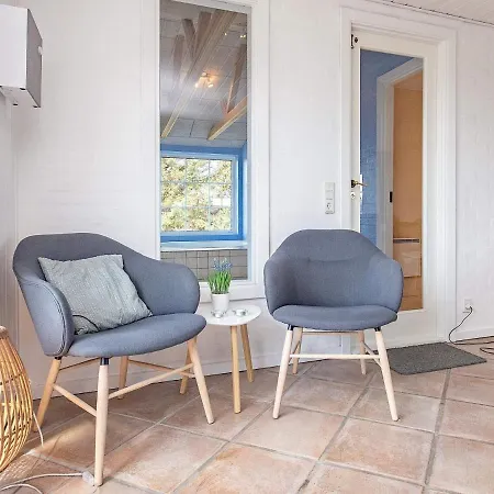 12 Person Holiday In Bl Vand